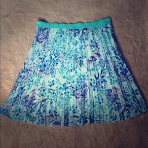 Floral pleaded skirt